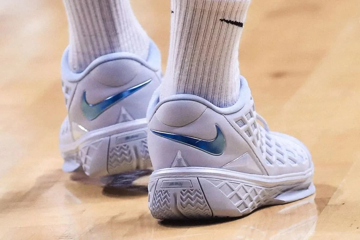 Nike Kobe 3 Low Protro "Pure Platinum" Debuts In White And Blue
